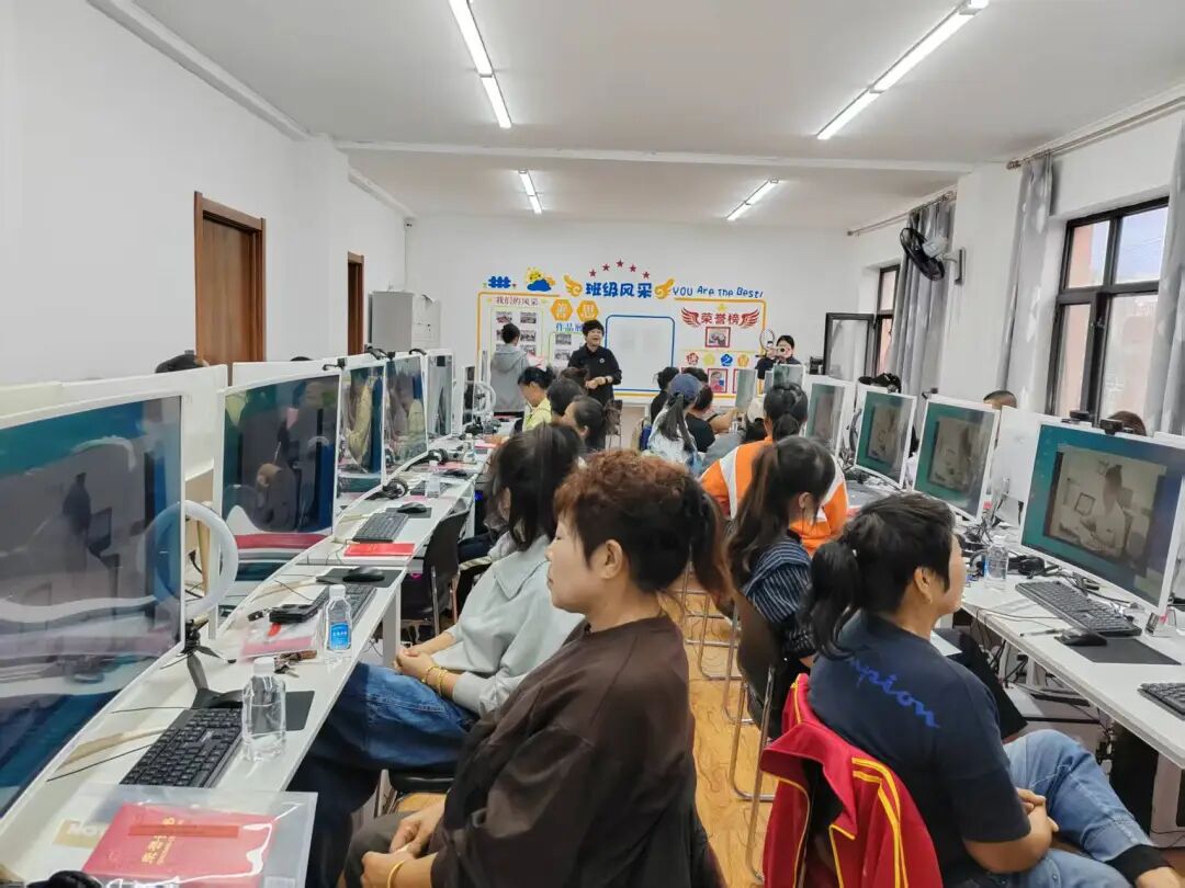 西安巾幗學技能電商促就業(yè) 數(shù)字時代下的女性職業(yè)發(fā)展新路徑